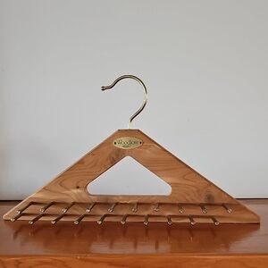 Woodlore Cedar Tie Hanger
